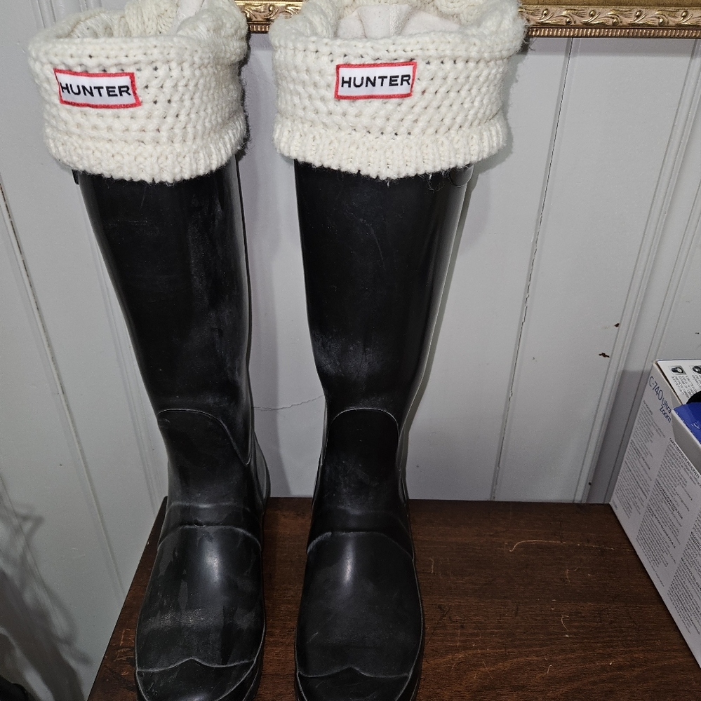 HUNTER RAIN BOOTS WITH LINERS SZ 8/9